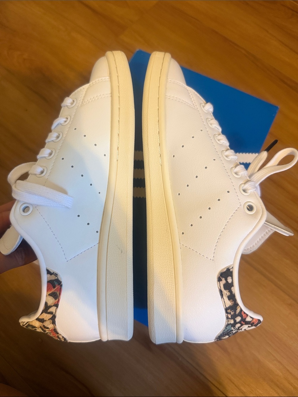 adidas Women’s Stan Smith Butterfly Heel Tab Sneakers Size 6.5 - Picture 4 of 8